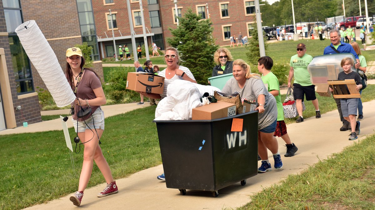 Living in the residence halls this year and have questions about move in? Check out this information guide by @WMUResLife for the move-in rundown! 