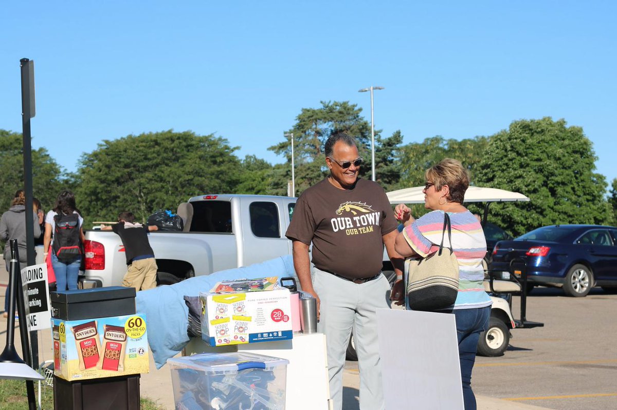 President Montgomery and his wife, Kari, are making their rounds today as we welcome our early move-ins!