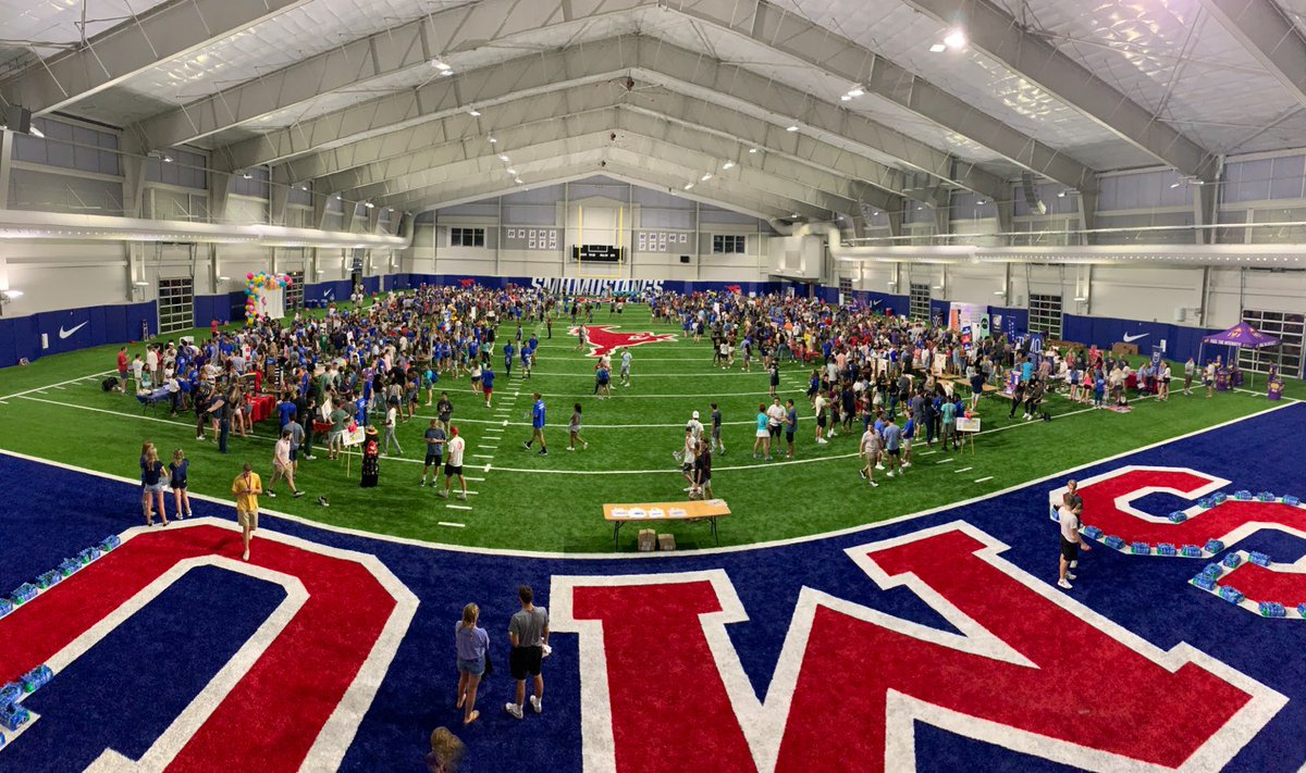 Last night’s “A Night at the Club” (our involvement fair), was a huge success. Big thanks to ⁦SMU Athletics⁩ for allowing us to host this event in the newest facility on campus, the Armstrong Fieldhouse. ⁦@SMU⁩ ⁦@AD_RickHart⁩ ⁦@SMUStudentLife⁩