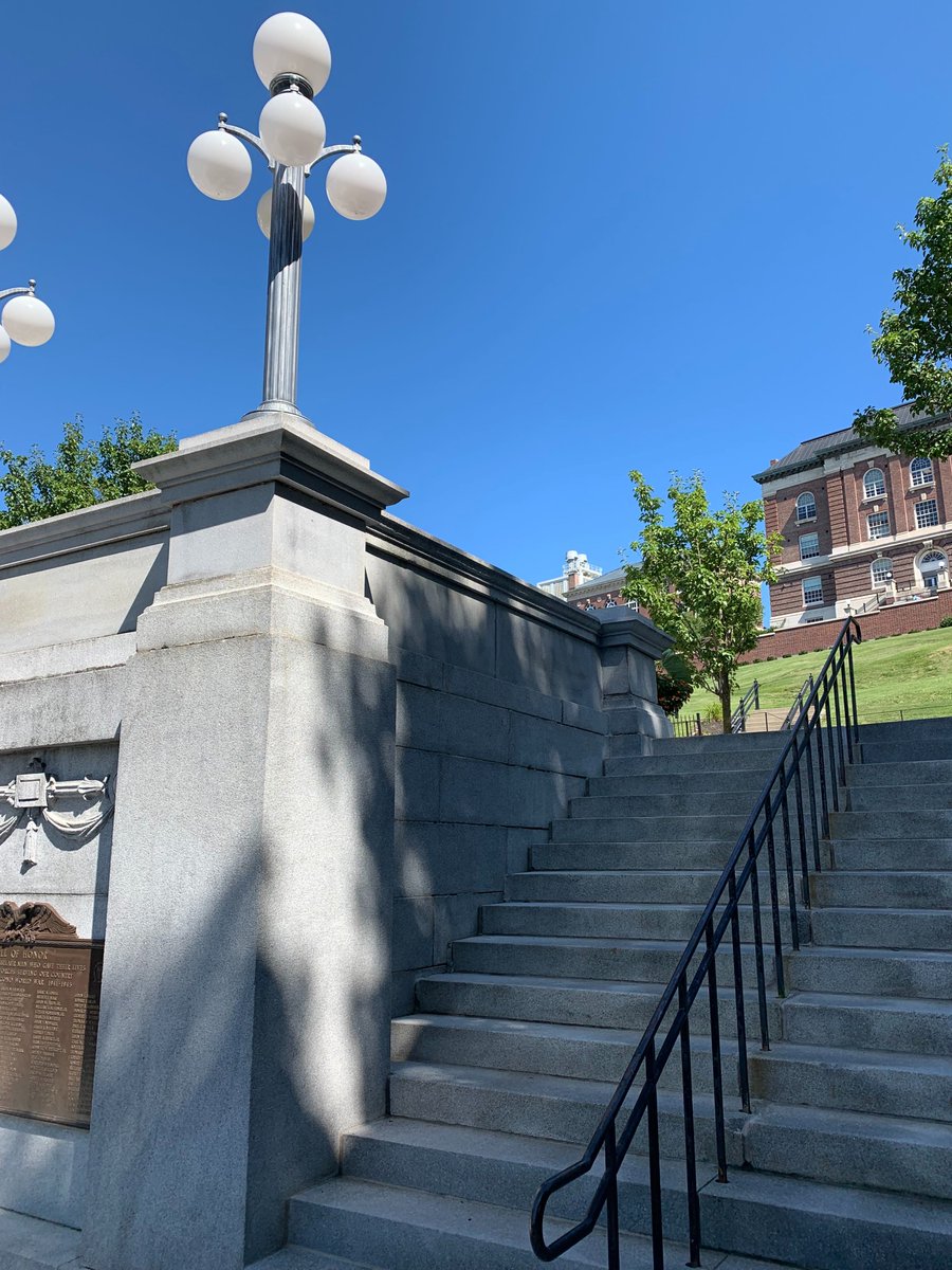 Today, as part of an 18-year-old tradition, students in the #RPI Class of 2023 will meet and shake hands with President Shirley Ann Jackson at the top of the Louis Rubin Memorial Approach. Then they&#39;ll head downtown for the annual Welcome Fest @RPISuccess @RPIAlumni @RPIAthletics