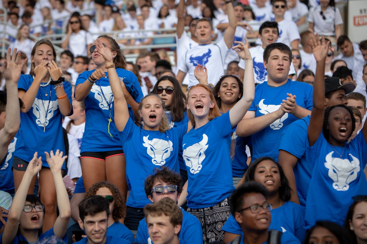 Unpack bags  Meet new friends   Explore #UBuffalo    Welcome home, Bulls! We&#39;re looking forward to a great year ahead    More photos at: 