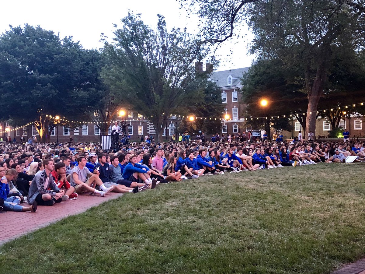 Tonight we welcome over 5,000 new #BlueHens to our family. 