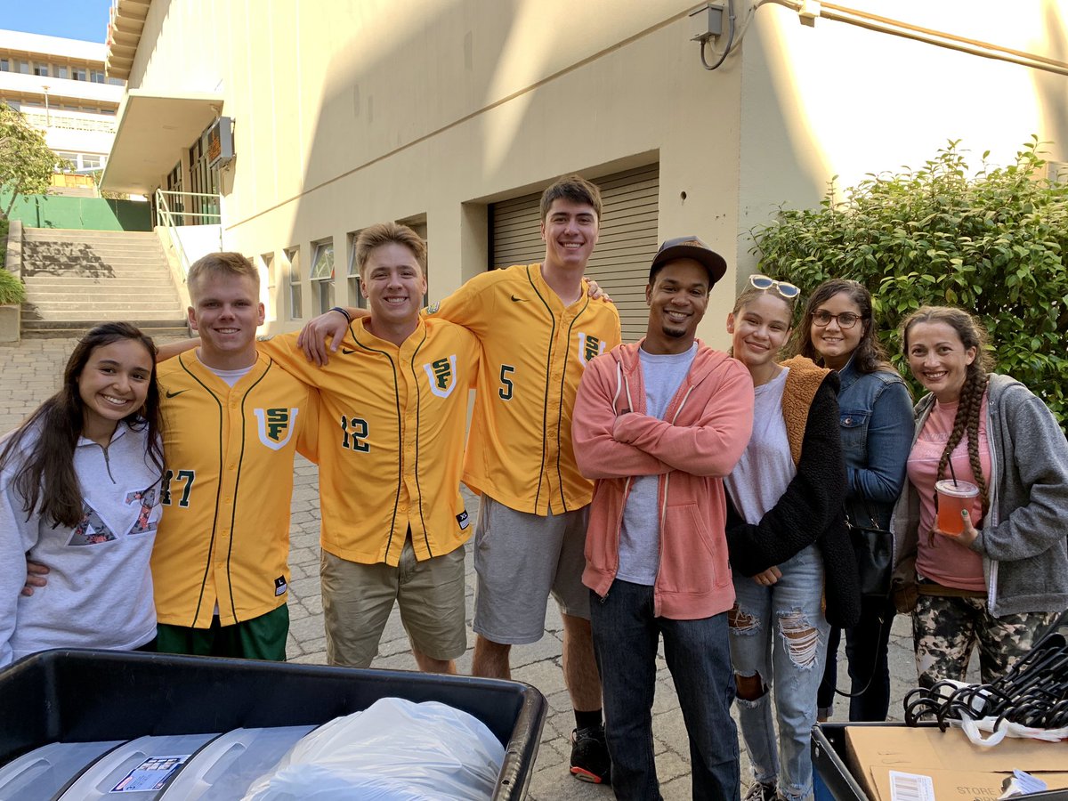 Student leaders helping new students move in today!  #USFCA