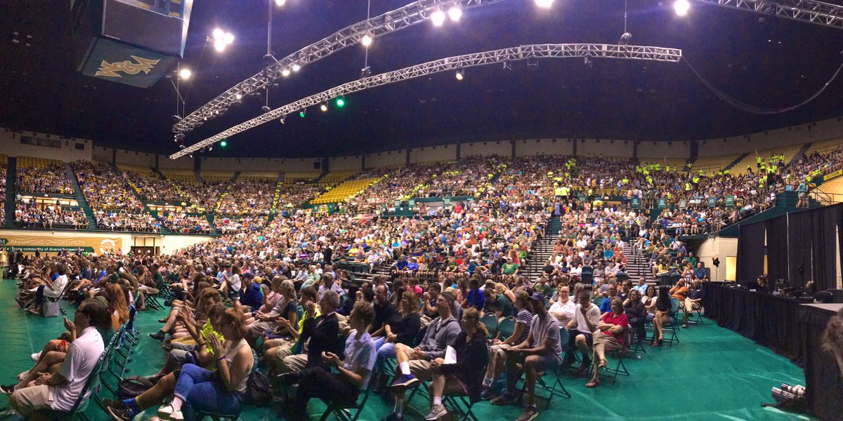 New students &amp; their families pile into Kaplan Arena for #wmOrientation.