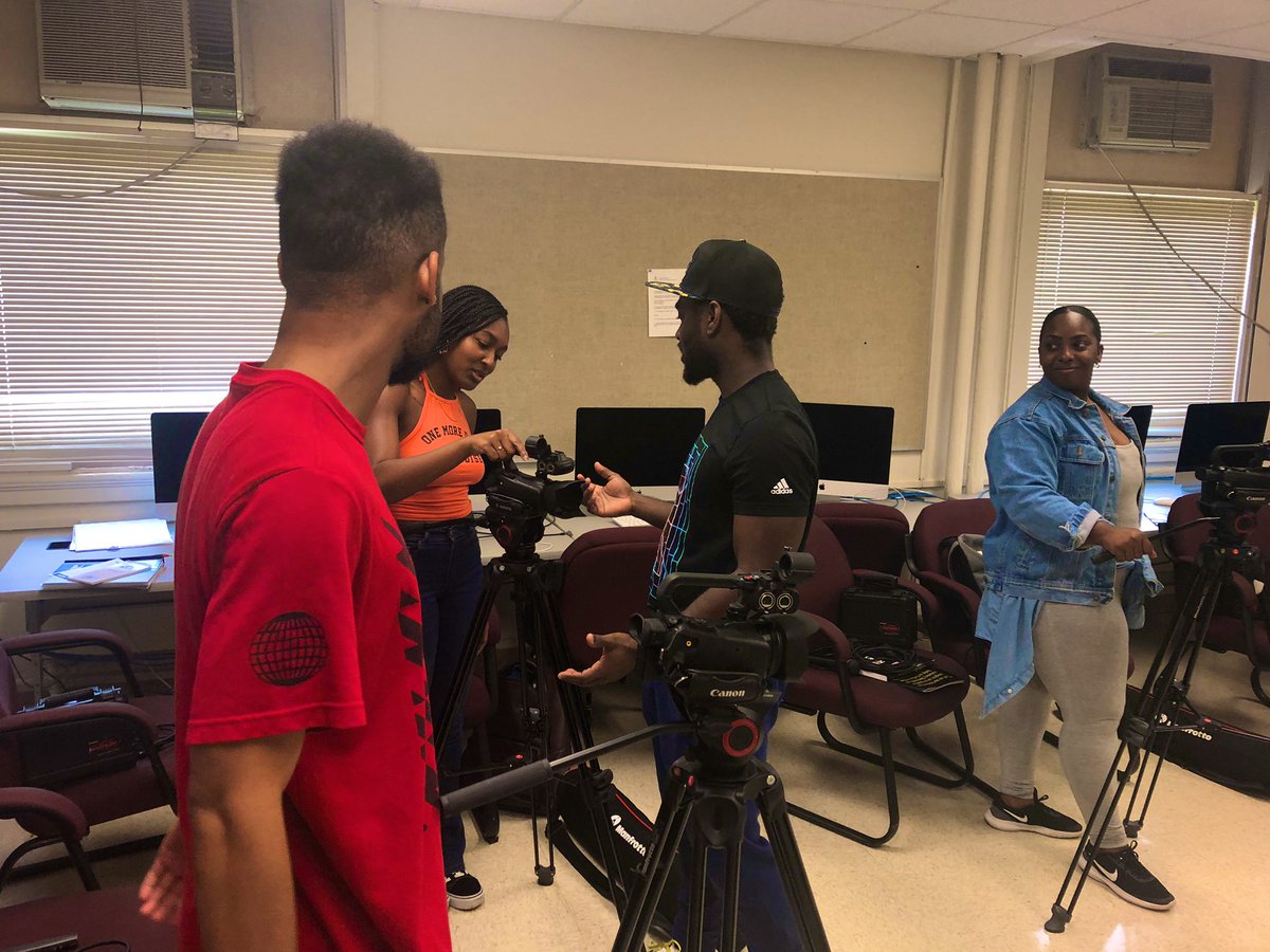 They’re back and ready for action!! @NewsVisionHU Fa19 Capstone journalists @cherryhalls_11 @_thetaylort @nocapkap @Kharmster23 #gettingready @howarduchsoc @HowardU