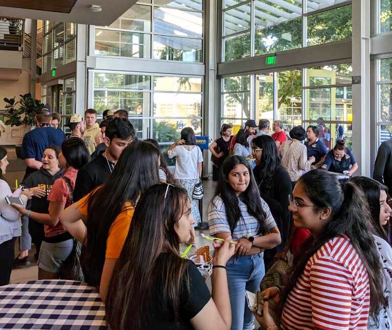 A great day welcoming new #UCDavis international students and scholars to campus today at the International Center.  Thanks to @UCDavisAggies teams for stopping by to welcome our students and scholars and enjoy some games! #GlobalAggies #GlobalCampus