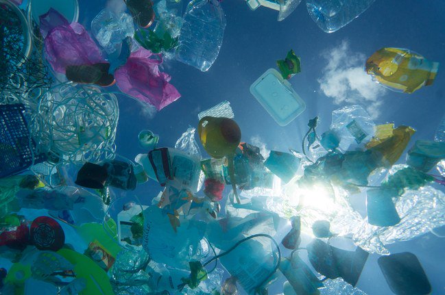 Where does all the plastic go? Researchers at @Scripps_Ocean provide clues. (Via @NewYorker) 